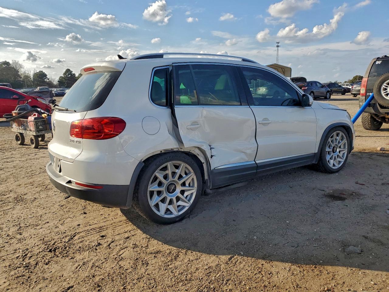 VOLKSWAGEN TIGUAN S