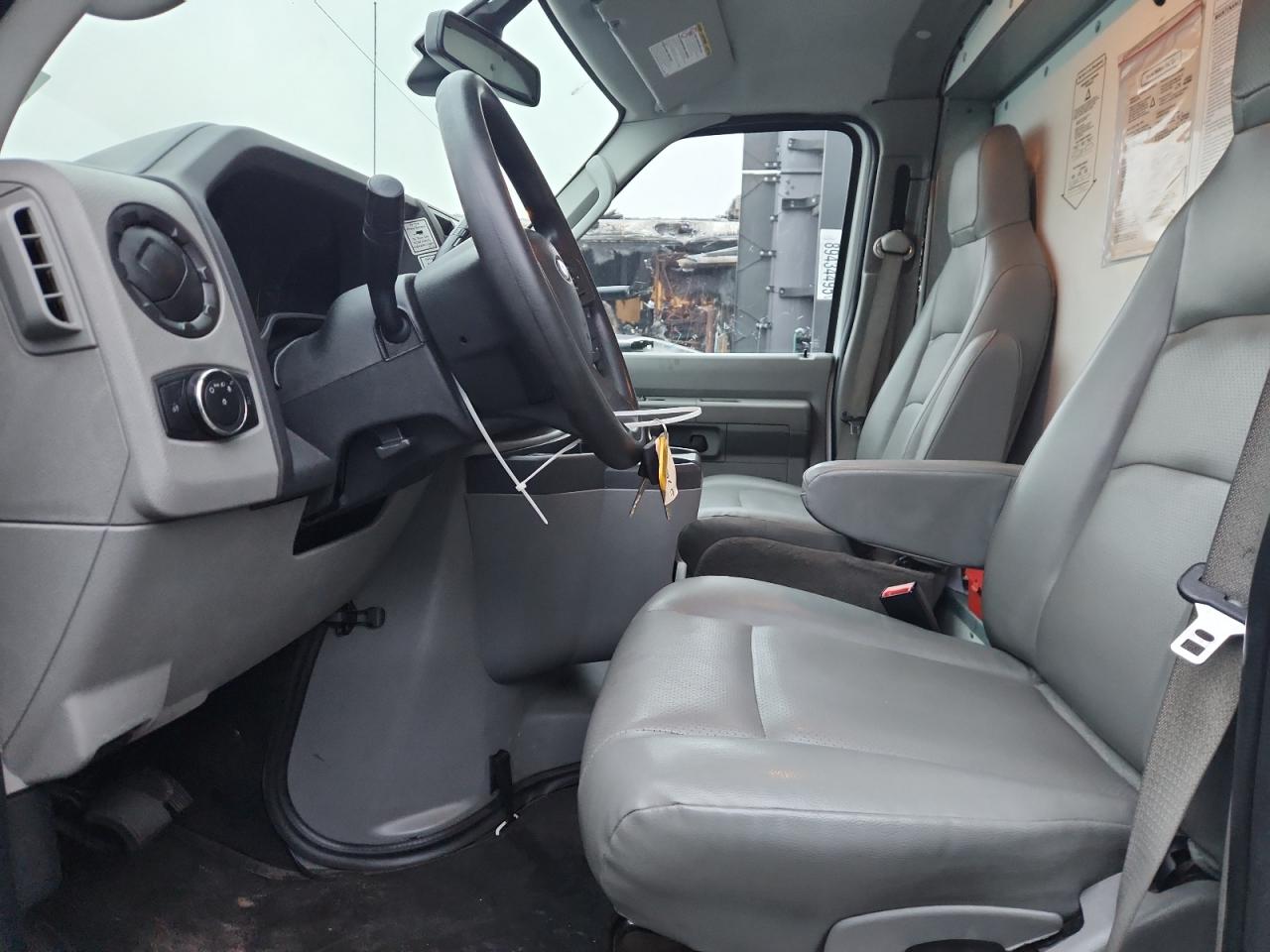 FORD ECONOLINE E350 SUPER DUTY CUTAWAY VAN