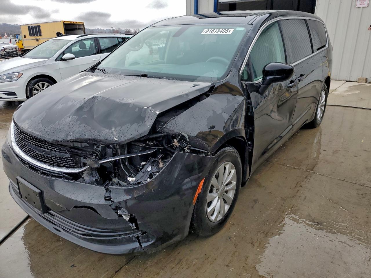 Lot #3297321393 2017 CHRYSLER PACIFICA T