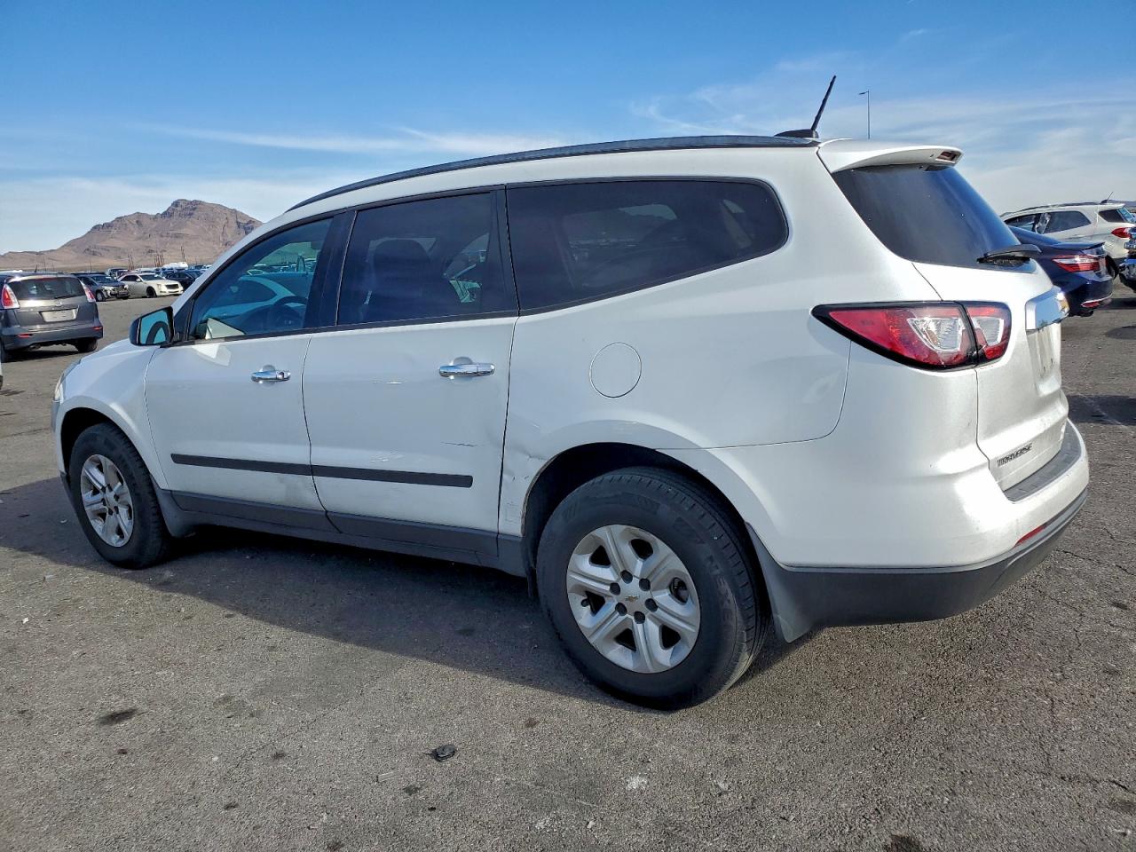 CHEVROLET TRAVERSE LS