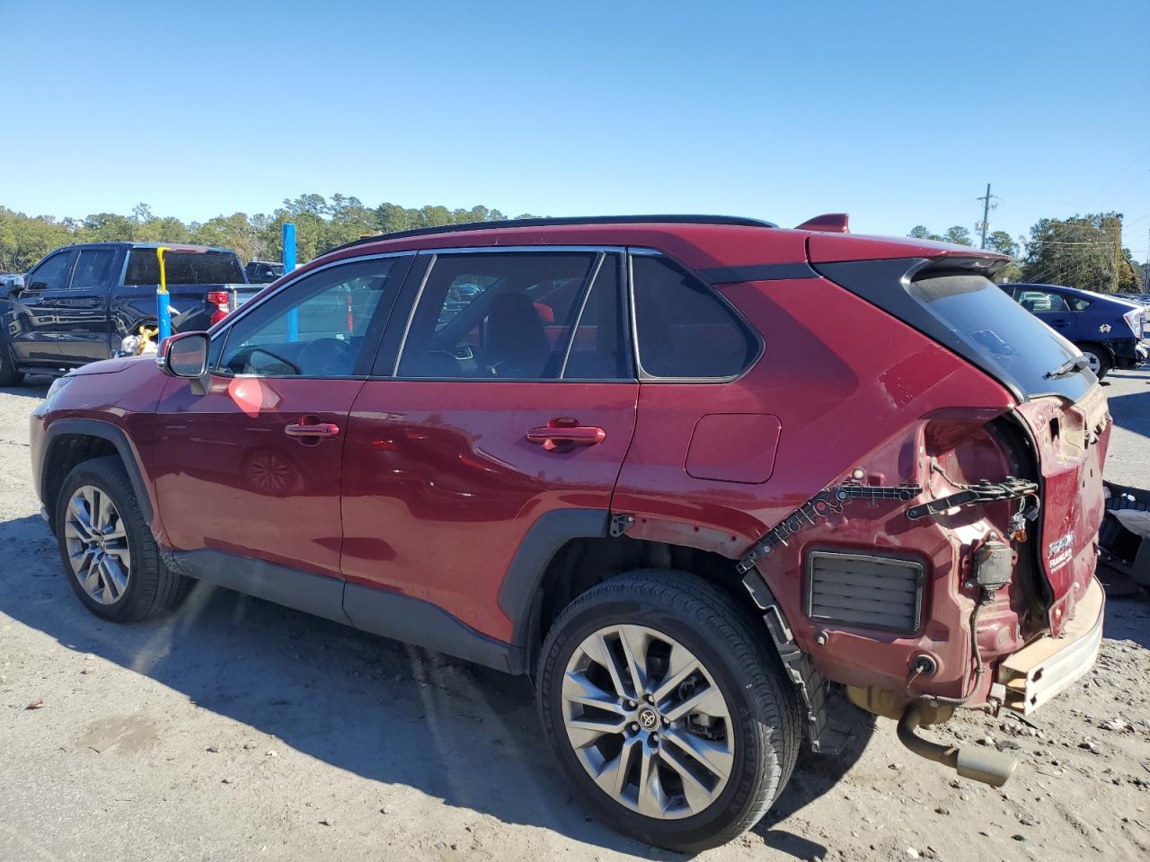 TOYOTA RAV4 XLE PREMIUM