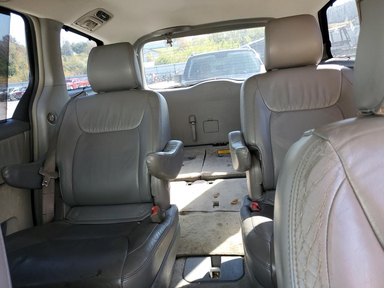 Lot #3281476991 2009 TOYOTA SIENNA XLE