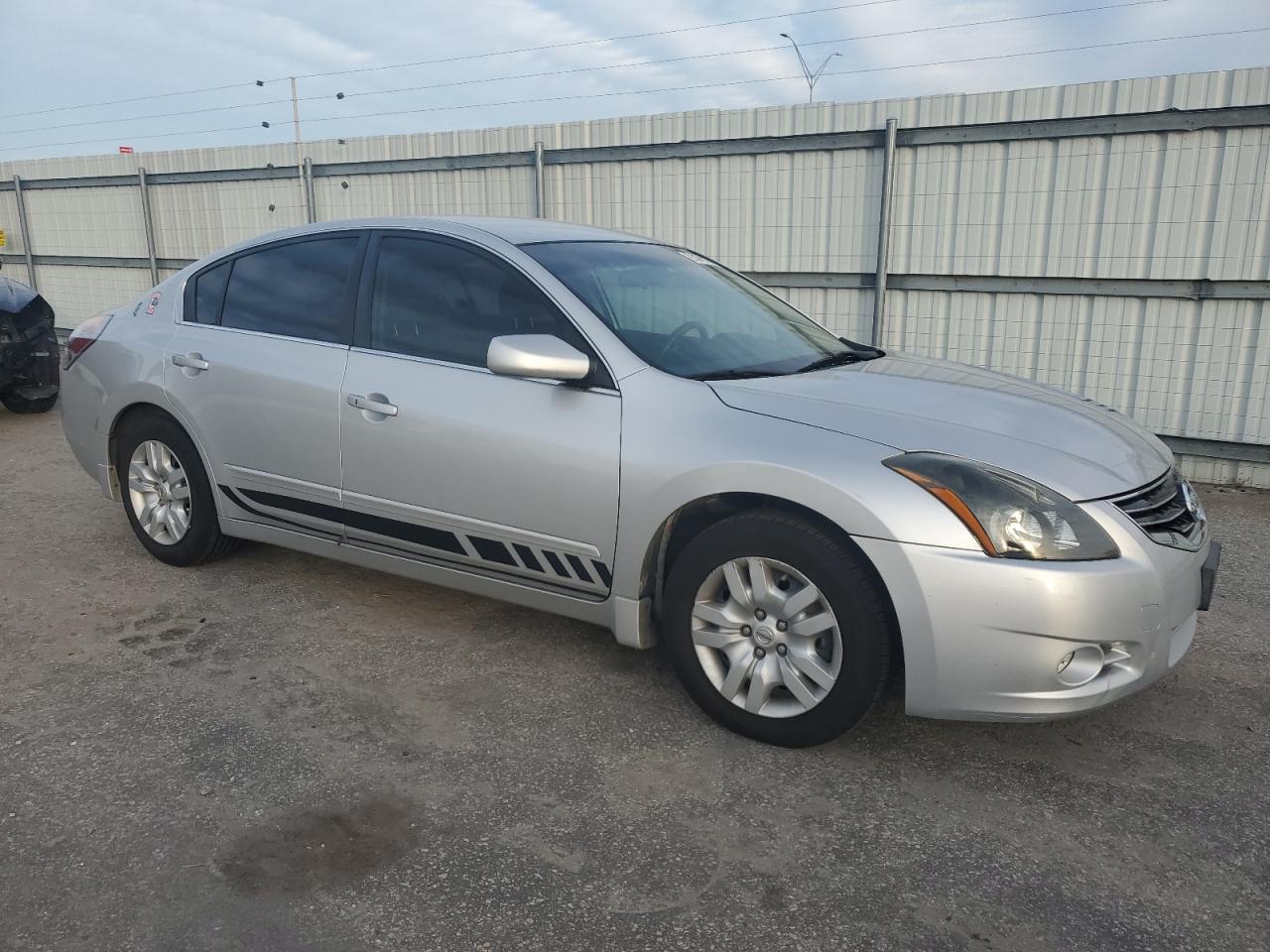 NISSAN ALTIMA BASE