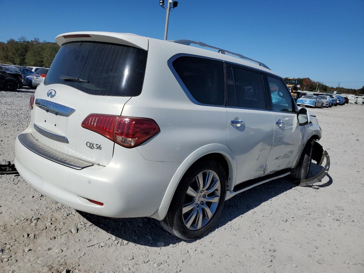 INFINITI QX56