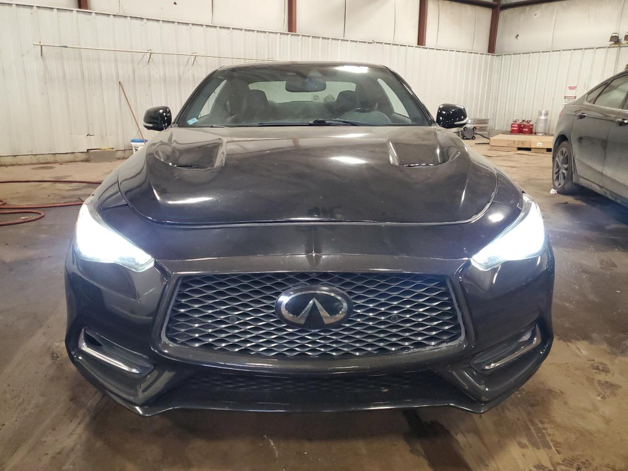 INFINITI Q60 RED SPORT 400