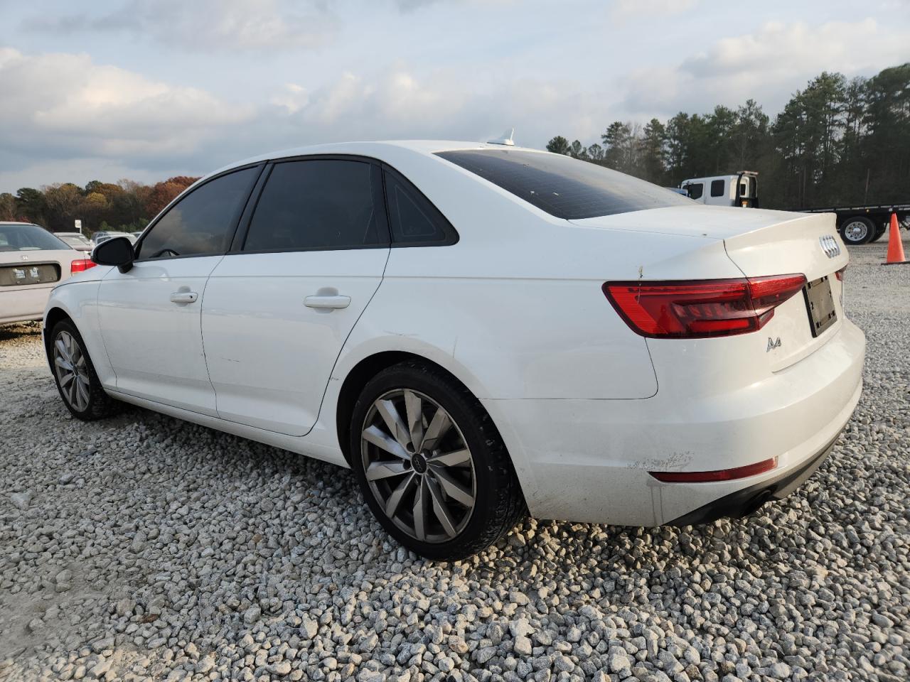 AUDI A4 ULTRA PREMIUM