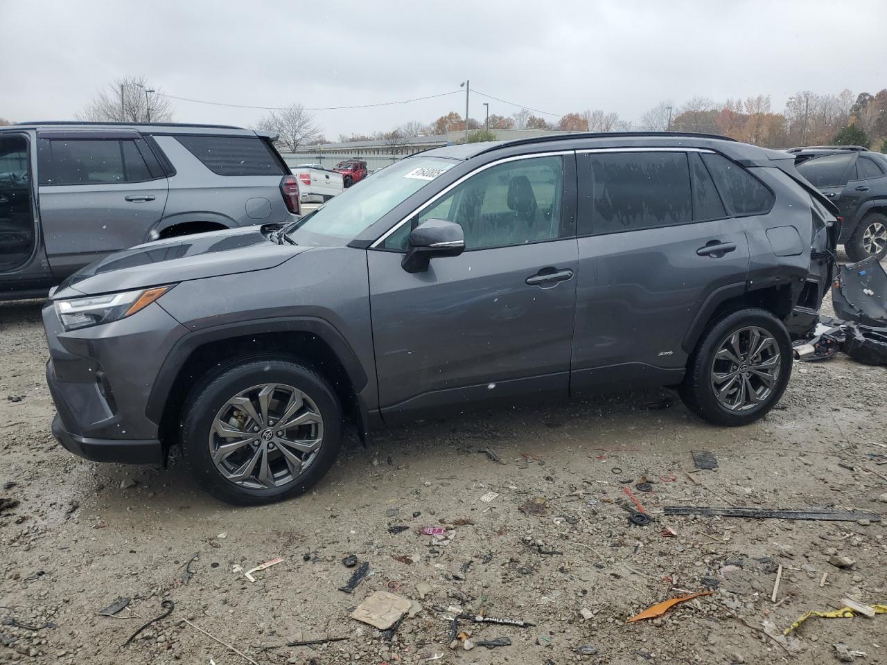 TOYOTA RAV4 XLE PREMIUM