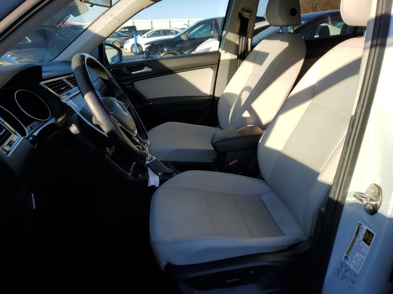 VOLKSWAGEN TIGUAN SE