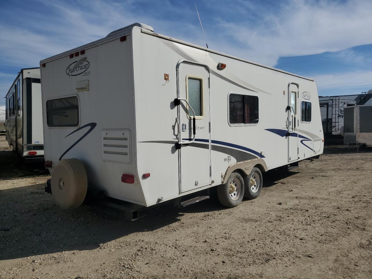 Lot #3285579279 2007 RVIS TRAIL-LITE