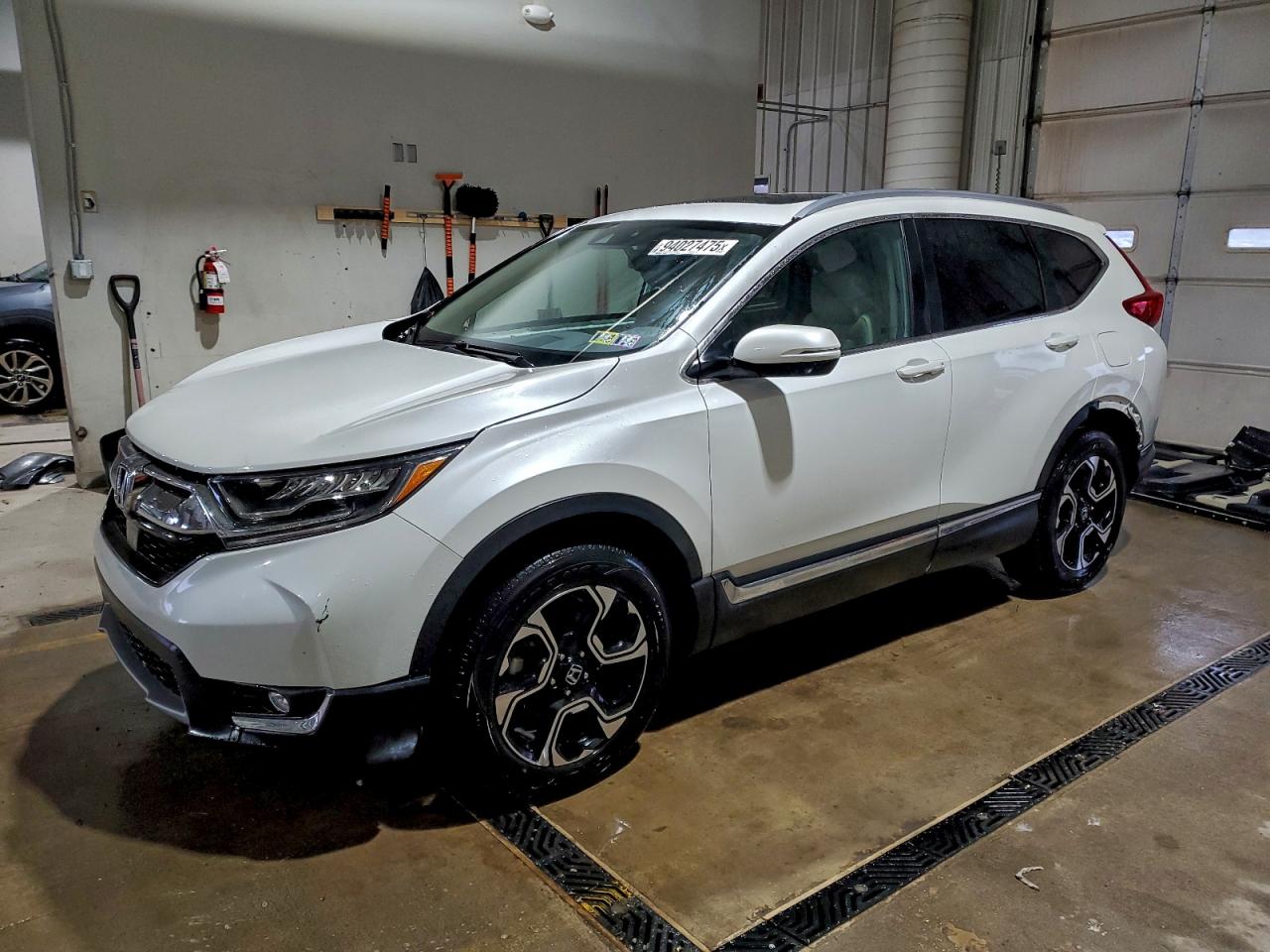 Lot #3301962478 2017 HONDA CR-V TOURI