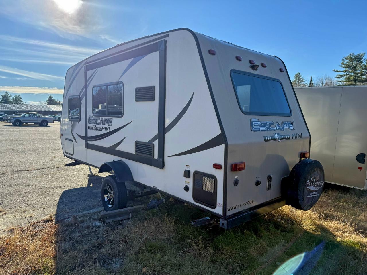 Lot #3296250430 2018 ESCAPE BY KZ HATCH SERI