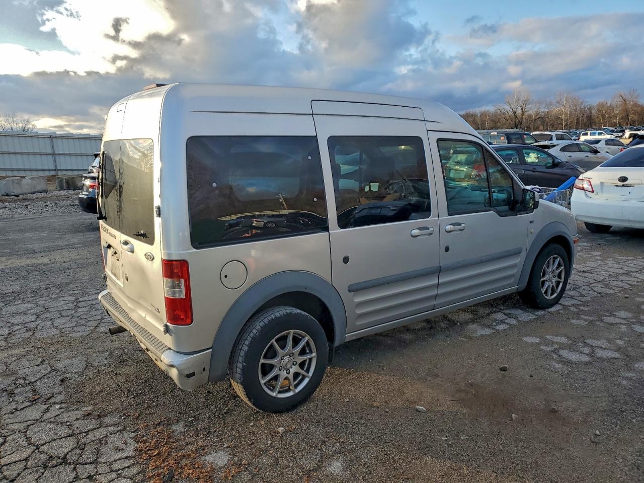 FORD TRANSIT CONNECT XLT PREMIUM