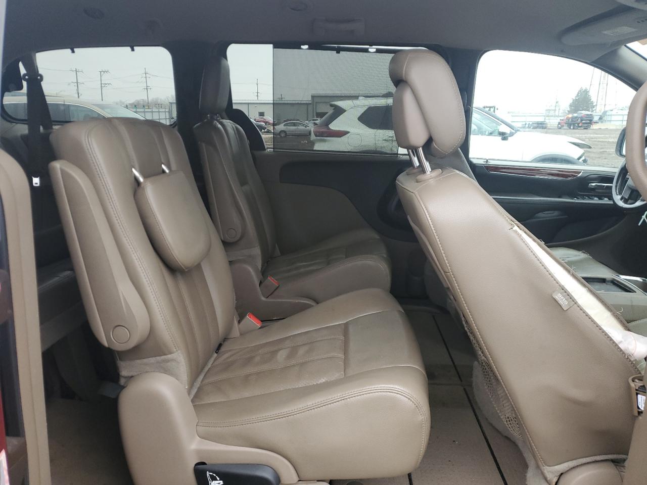 CHRYSLER TOWN & COUNTRY TOURING L