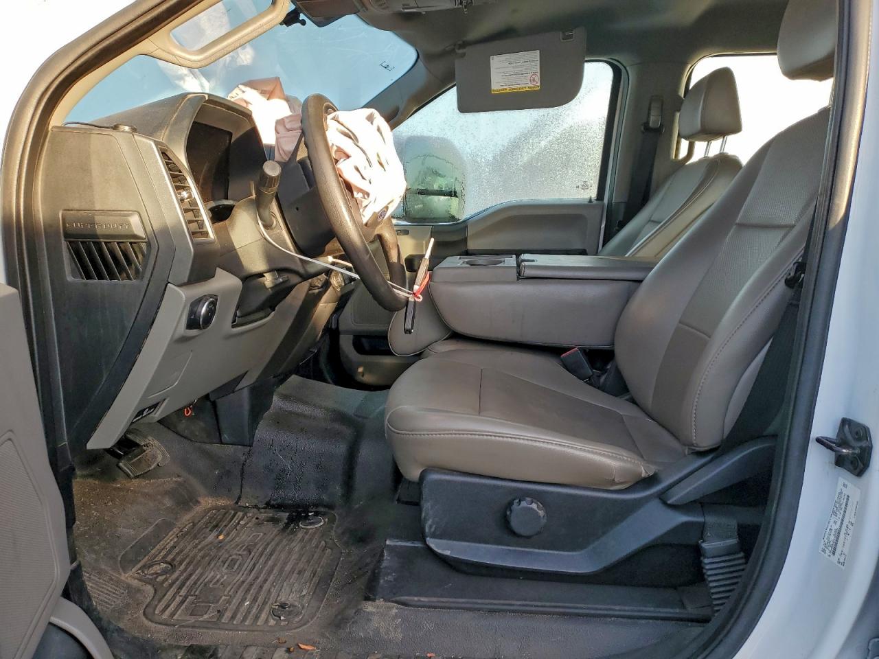 FORD F-550 SUPER DUTY