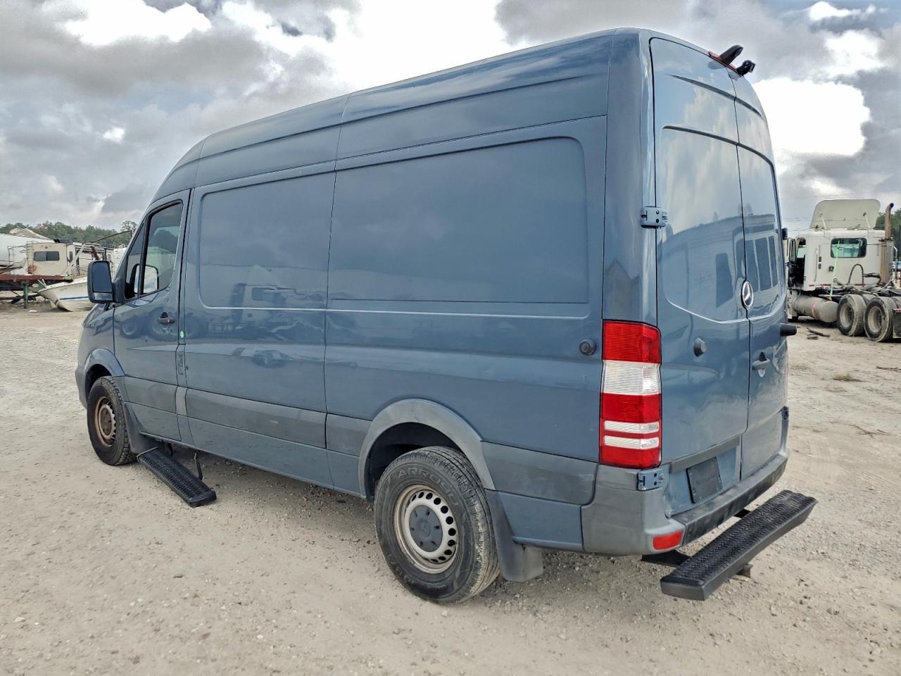 MERCEDES-BENZ SPRINTER 2500