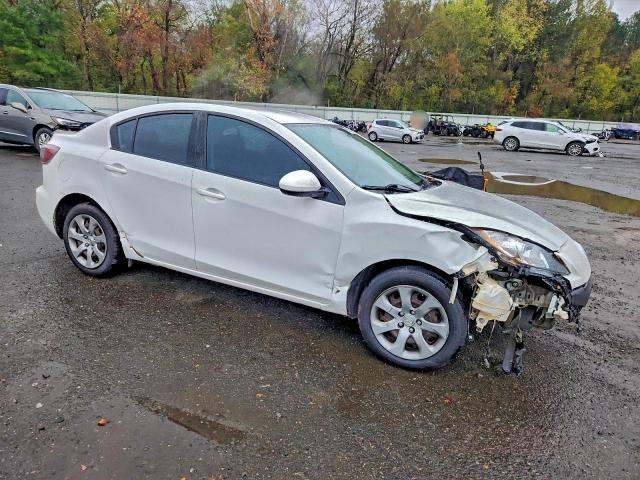2013 MAZDA 3 I #3302842902