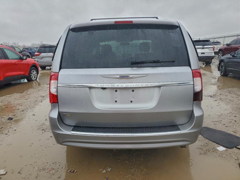 2016 CHRYSLER TOWN & COU #3302769340