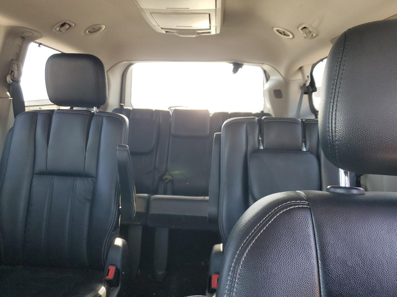 Lot #3310453303 2011 CHRYSLER TOWN & COU