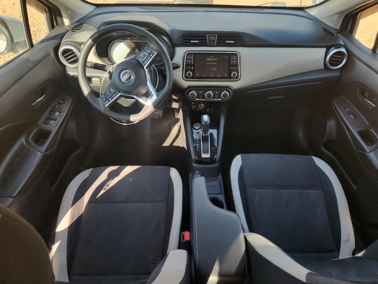 NISSAN VERSA SV