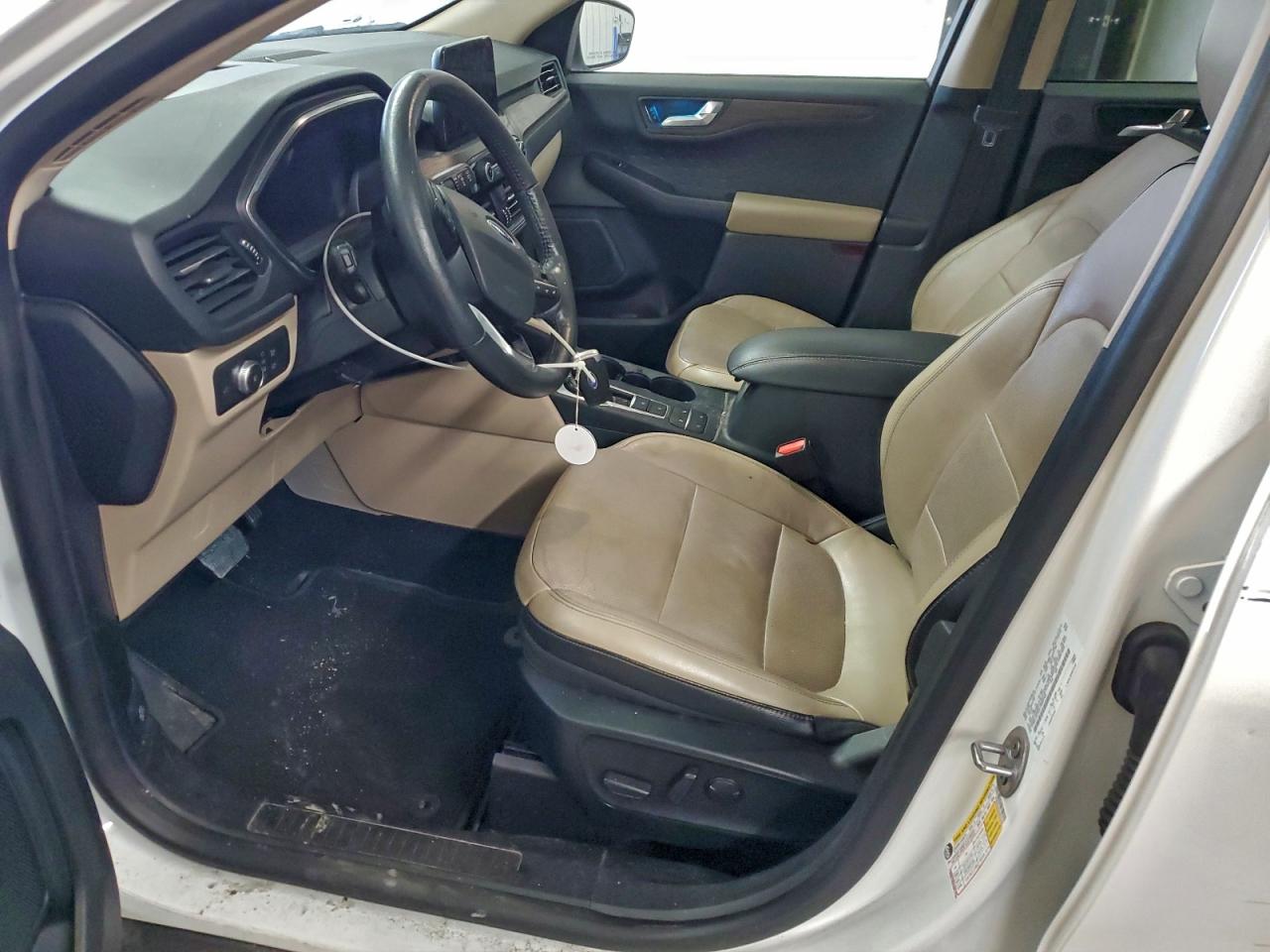 FORD ESCAPE TITANIUM