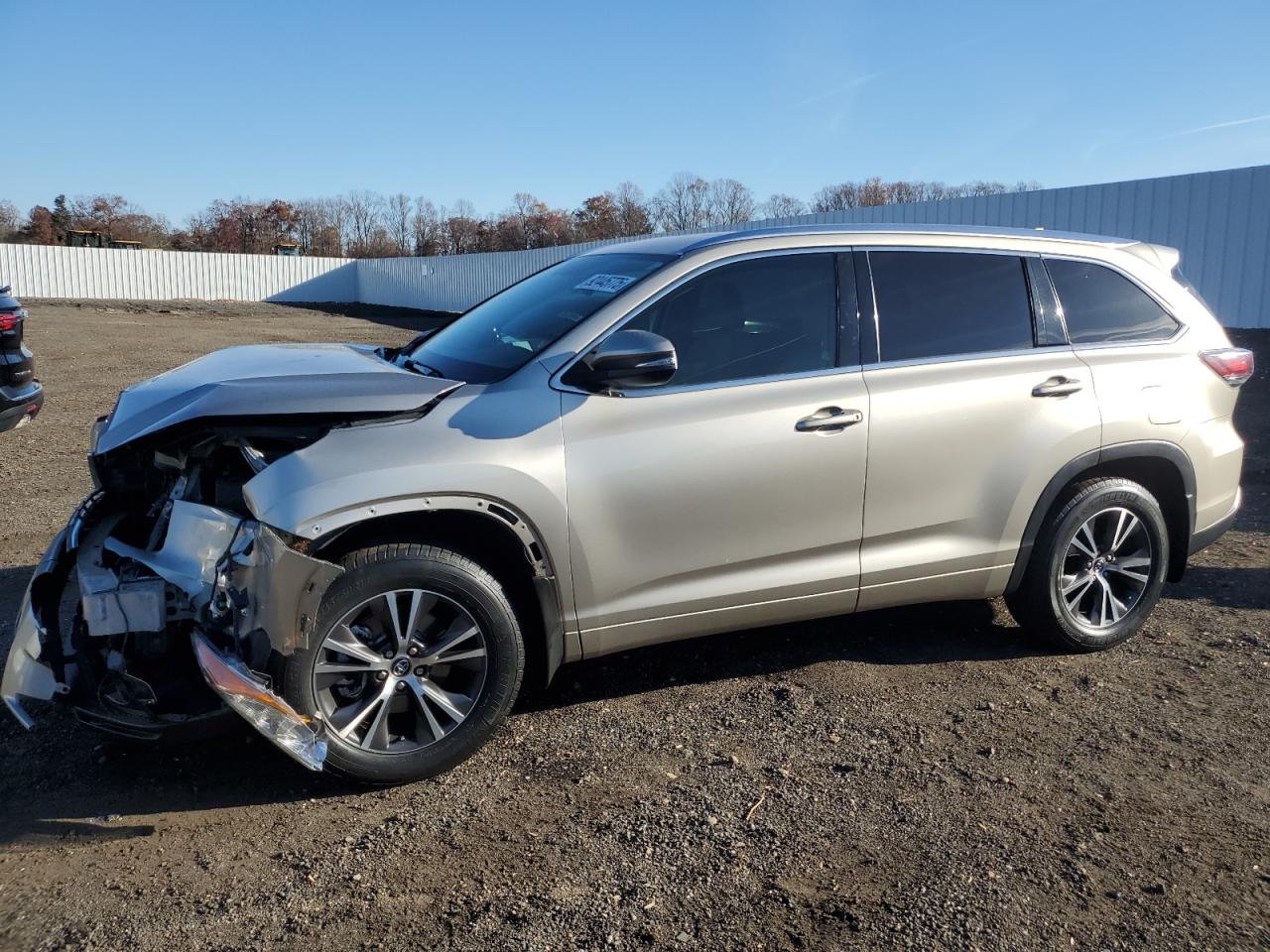 Lot #3302798888 2016 TOYOTA HIGHLANDER