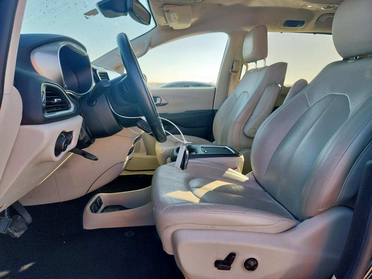 CHRYSLER PACIFICA TOURING L PLUS