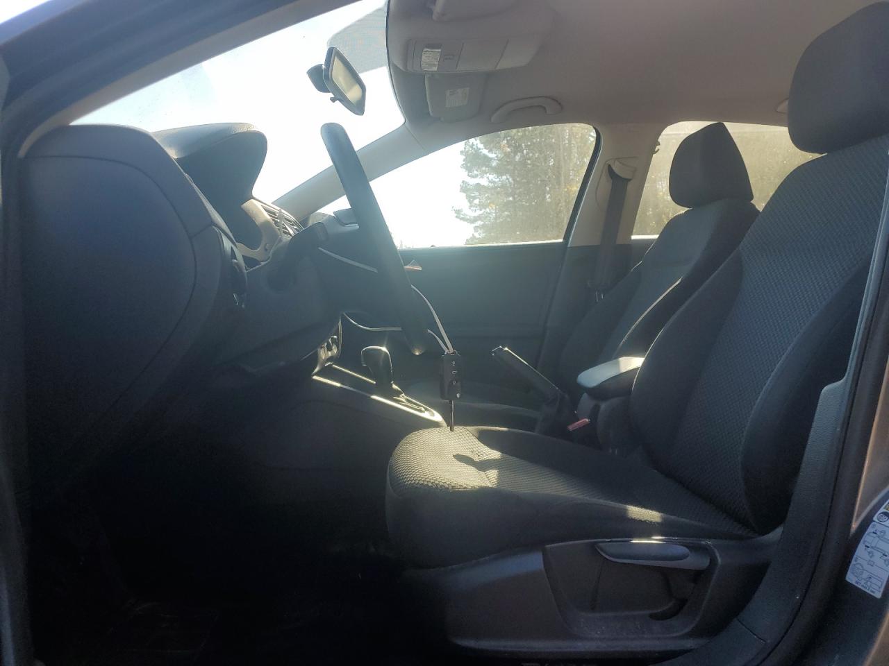 VOLKSWAGEN JETTA BASE