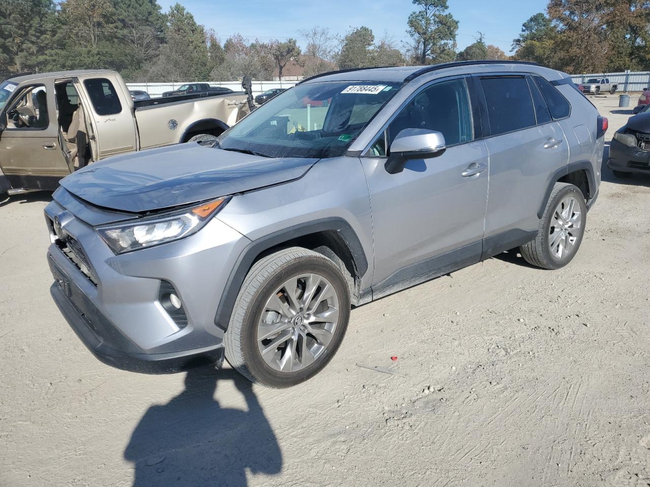TOYOTA RAV4 XLE PREMIUM