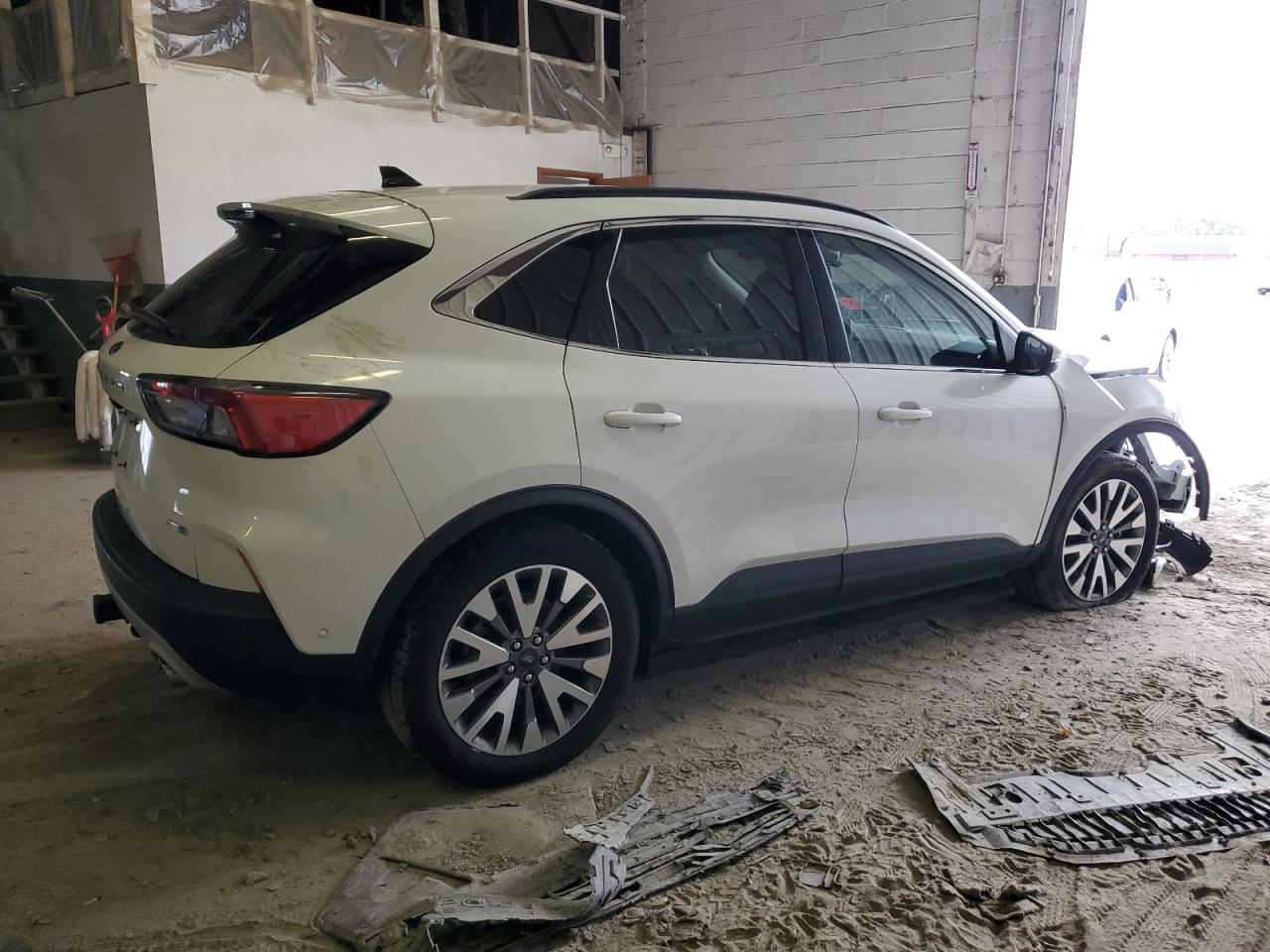 FORD ESCAPE TITANIUM