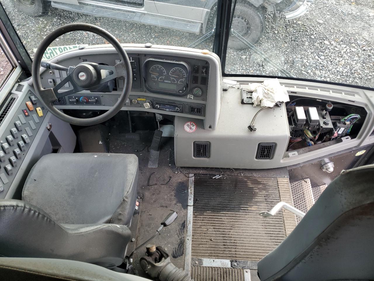 Lot #3282738283 2013 THOMAS SAF-T-LINER HDX