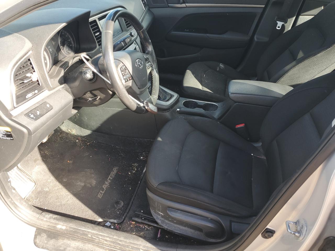 Lot #3305302367 2018 HYUNDAI ELANTRA SE