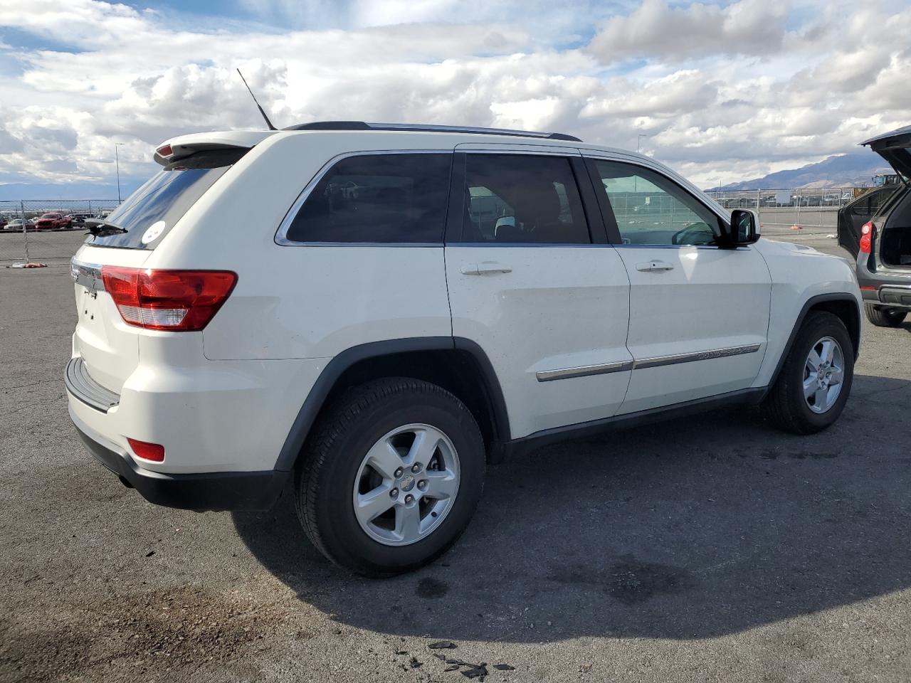 JEEP GRAND CHEROKEE LAREDO