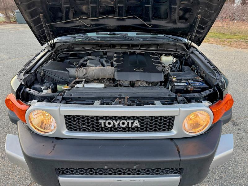 2013 TOYOTA FJ CRUISER #3296250406