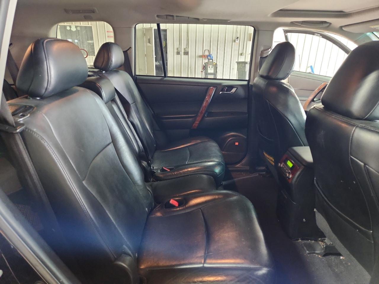 TOYOTA HIGHLANDER LIMITED