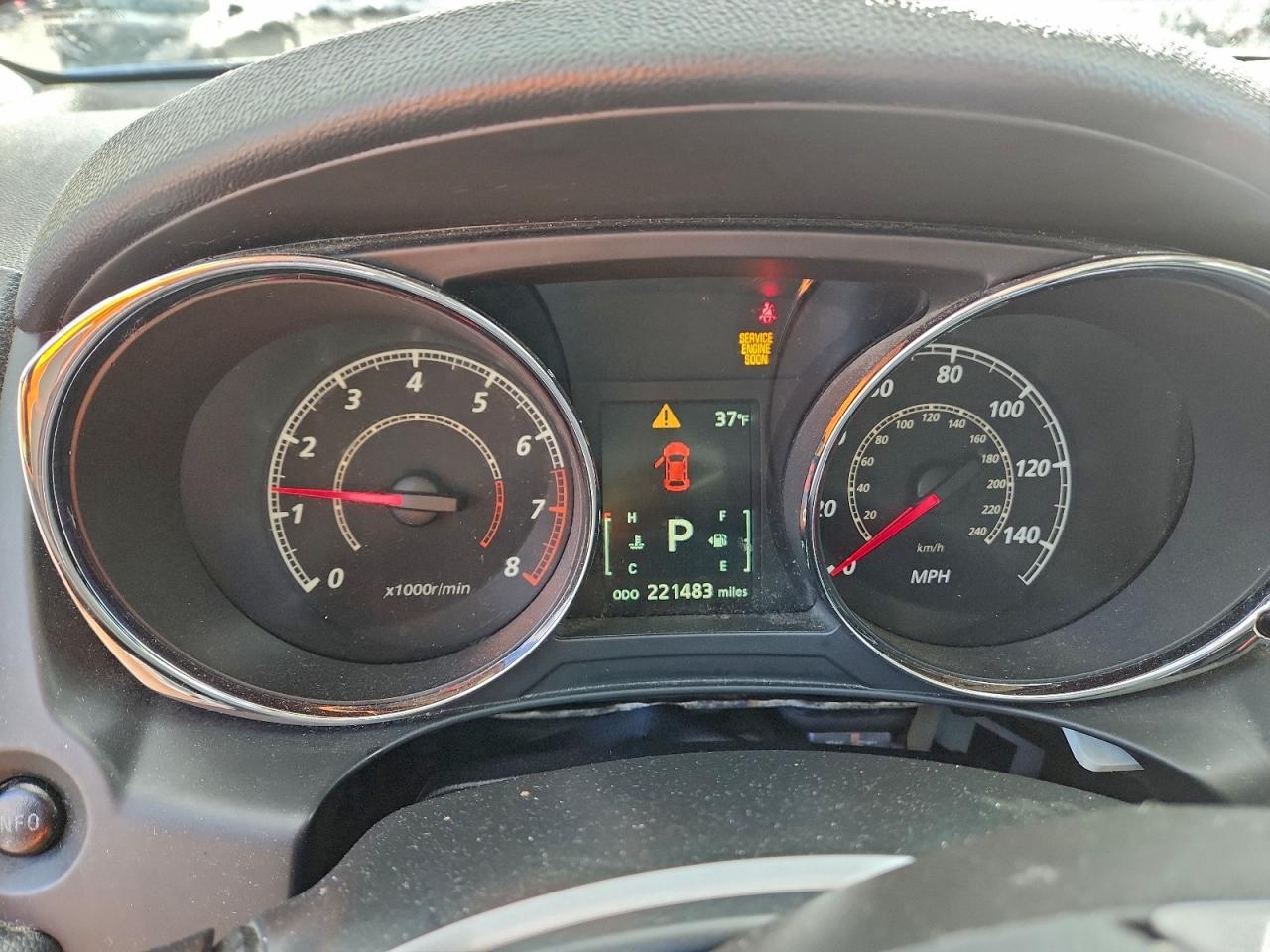 MITSUBISHI OUTLANDER SE