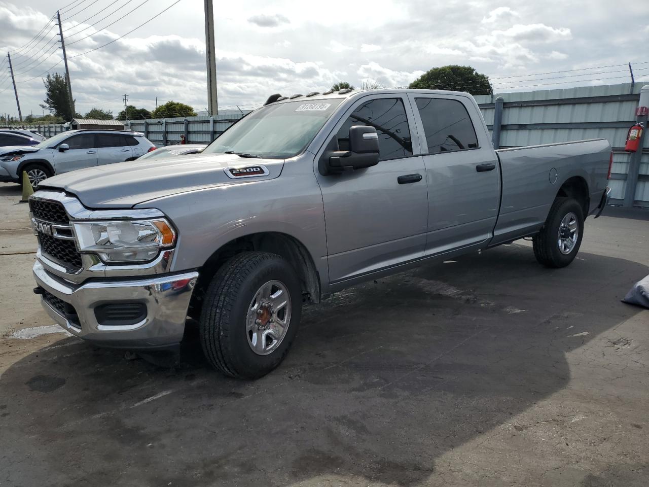 RAM 2500 TRADESMAN