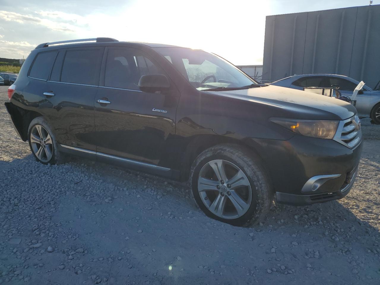 TOYOTA HIGHLANDER LIMITED