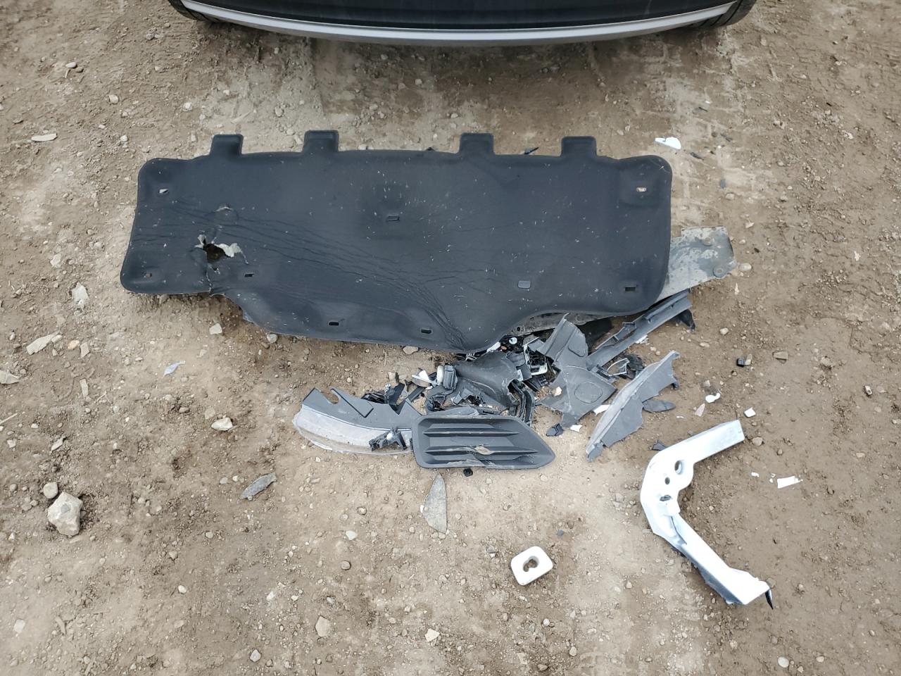 VOLVO XC40 T5 MOMENTUM