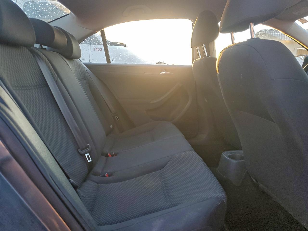 VOLKSWAGEN JETTA BASE