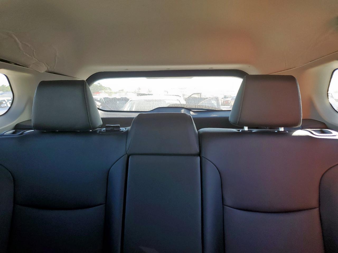 TOYOTA COROLLA CROSS XLE