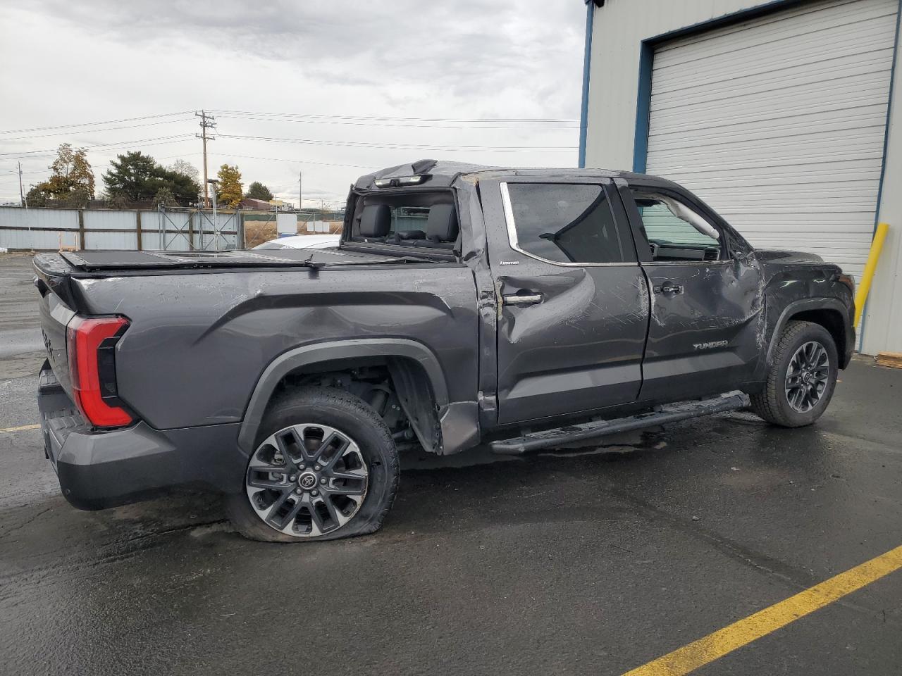 TOYOTA TUNDRA CREWMAX LIMITED