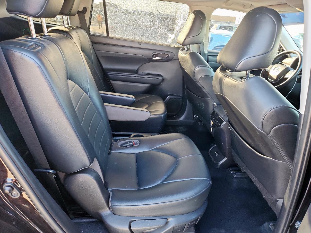 TOYOTA HIGHLANDER XLE