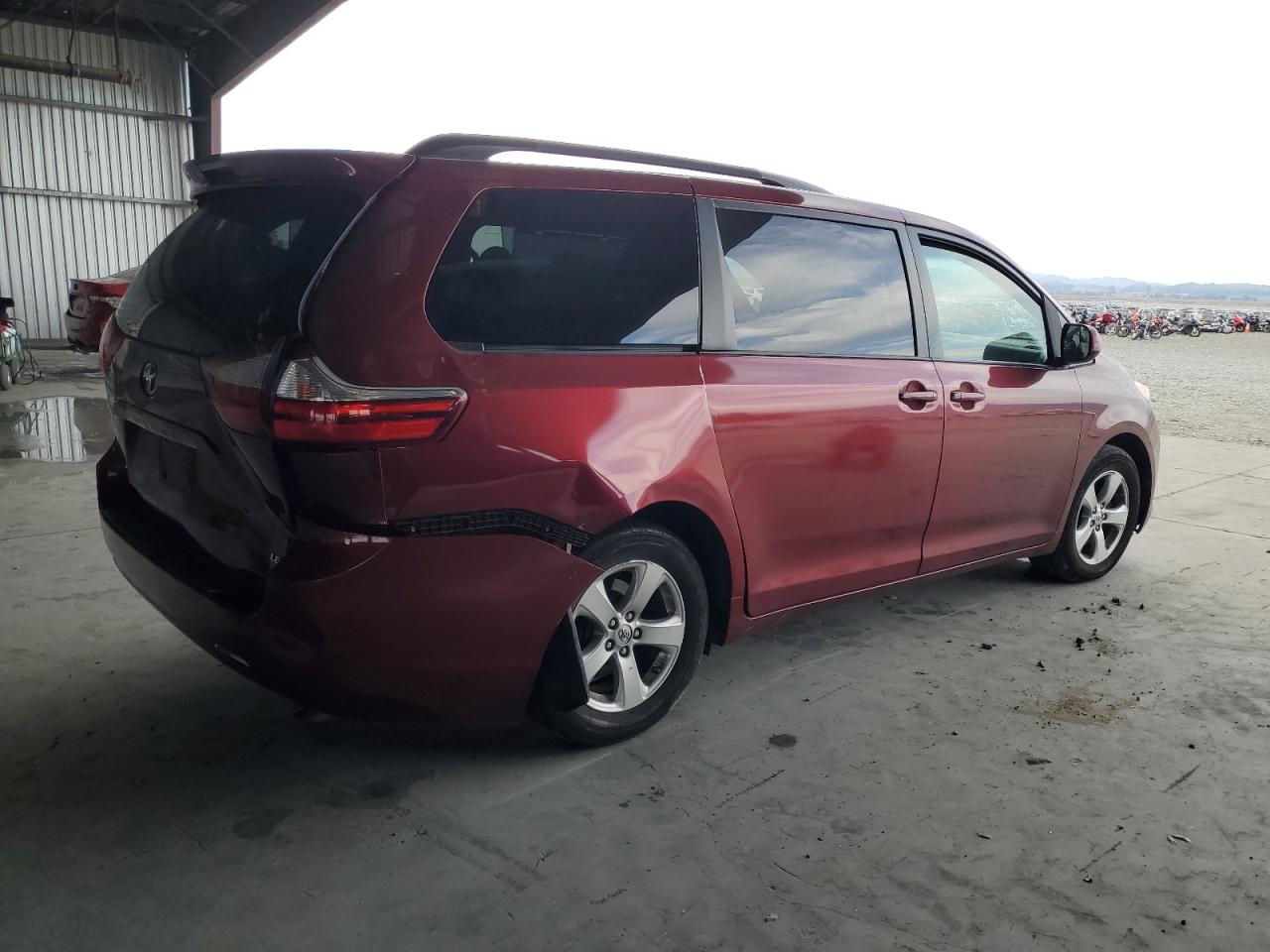 Lot #3304148514 2015 TOYOTA SIENNA LE