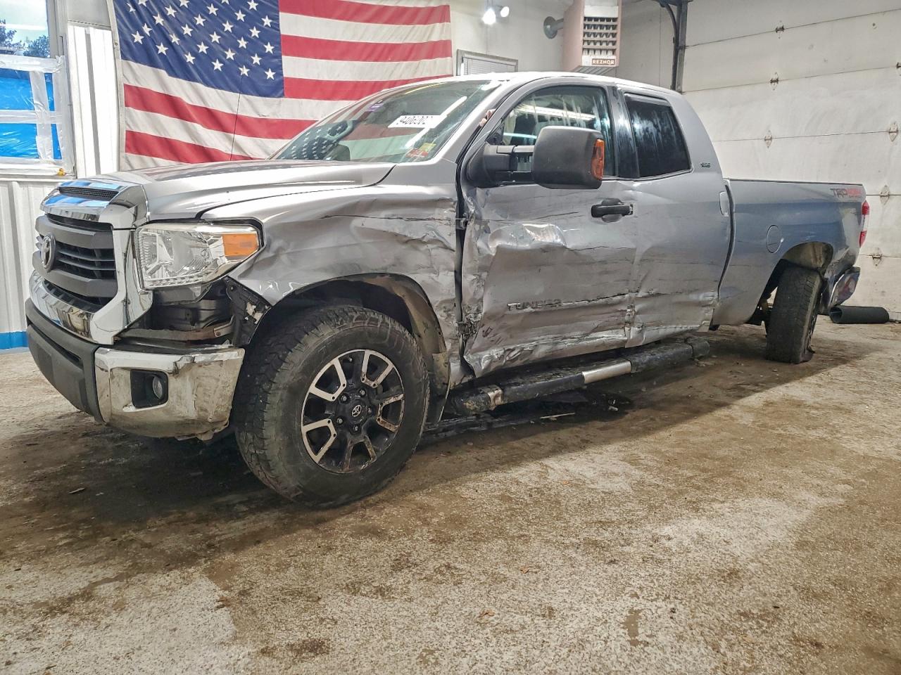 TOYOTA TUNDRA DOUBLE CAB SR