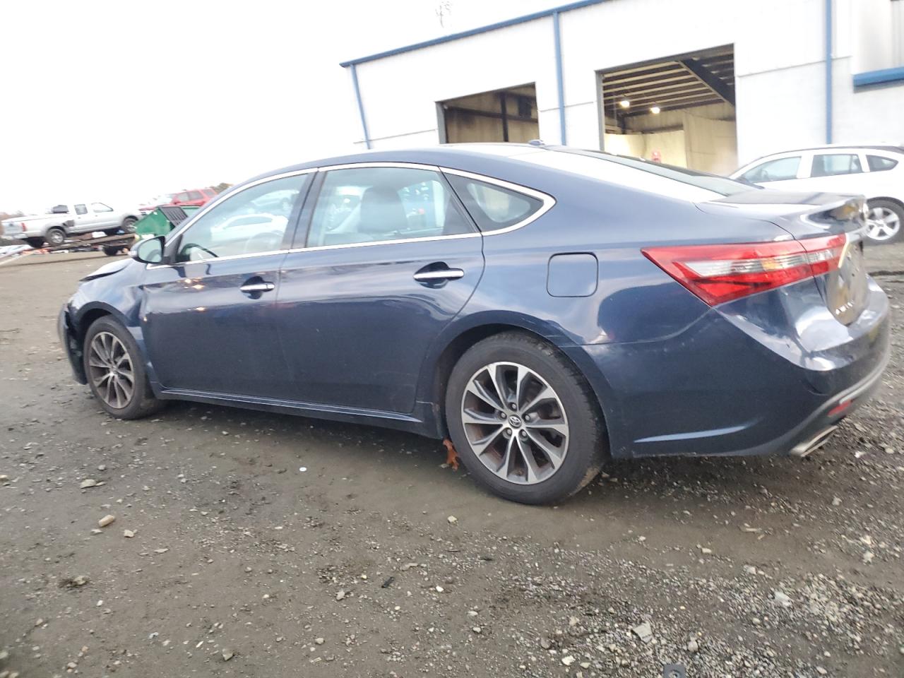 TOYOTA AVALON XLE