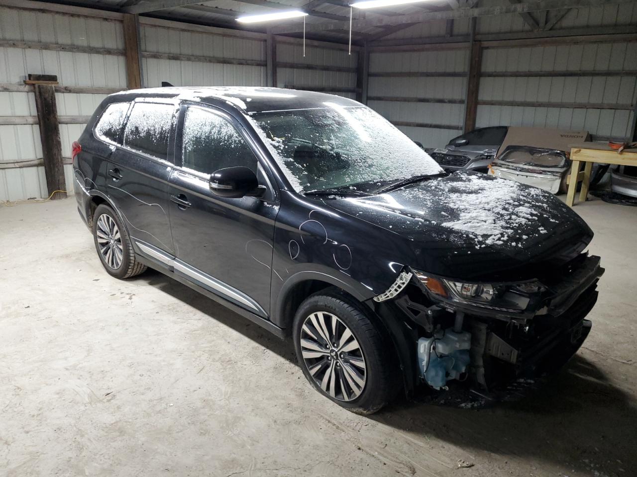 MITSUBISHI OUTLANDER SE