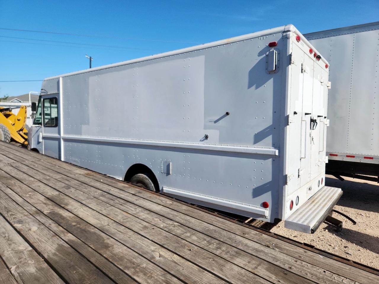 Lot #3290070268 2001 FORD ECONOLINE