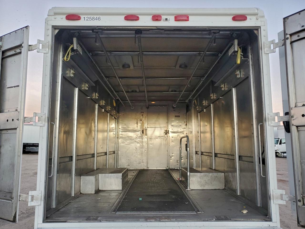 Lot #3302633027 2001 FORD ECONOLINE