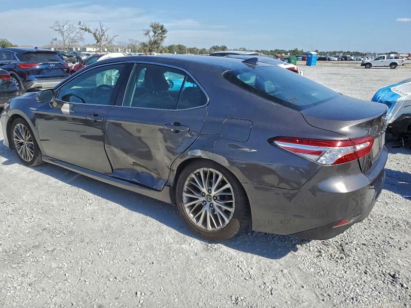 2020 TOYOTA CAMRY XLE #3301752335