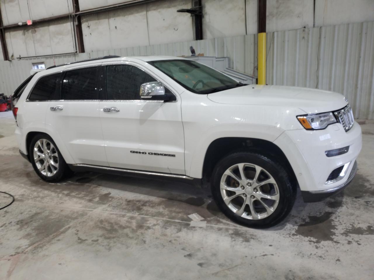 JEEP GRAND CHEROKEE SUMMIT